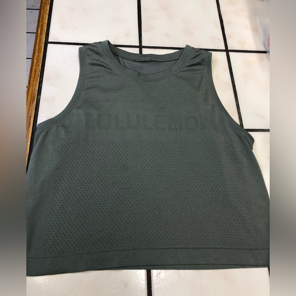 Lululemon olive green tank top size 6
